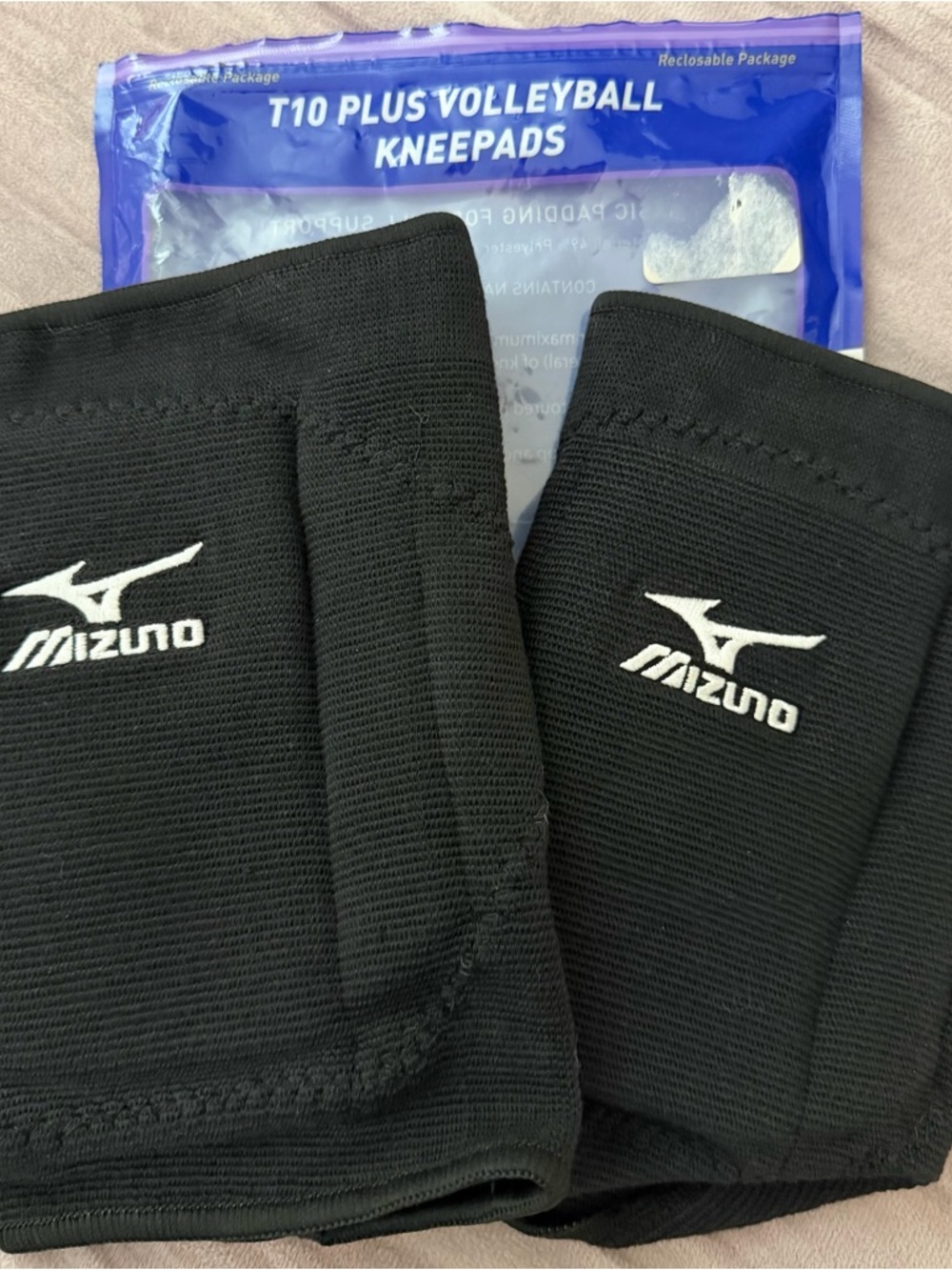 Mizuno Black Volleyball Knee Pads with White Logo